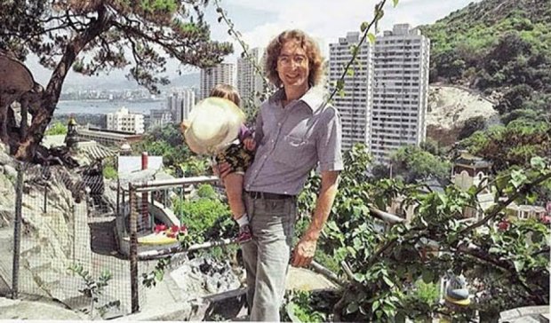 Раритетні фото прогулянки Джона Леннона з сином в Гонконзі (фото)