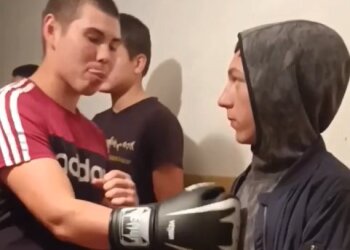 "Посвята" кулаками у львівському училищі. Фото скріншот з Telegram