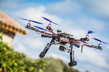 У Швейцарії літаючі дрони возитимуть пошту