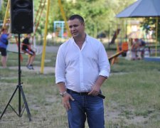 Скандальний нардеп не знайшов спільної мови з дематюкацією: "Ти, скотина, бл**ь, я тебе посаджу"