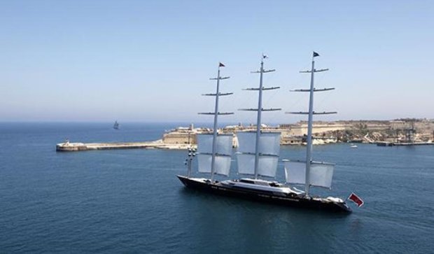 Вместо яхты за 26 миллионов Песков арендует на Сицилии гостиницу