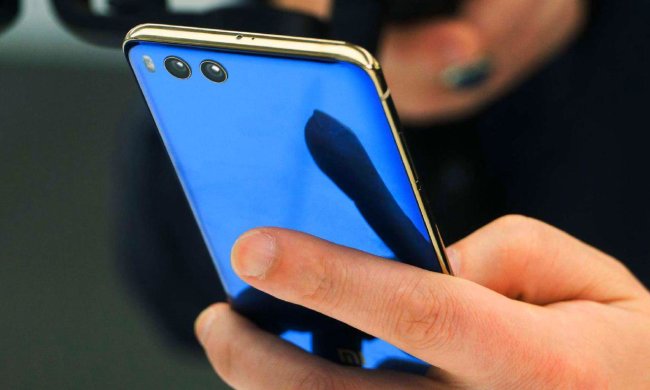 Смартфони Xiaomi зведуть з розуму набридливою рекламою