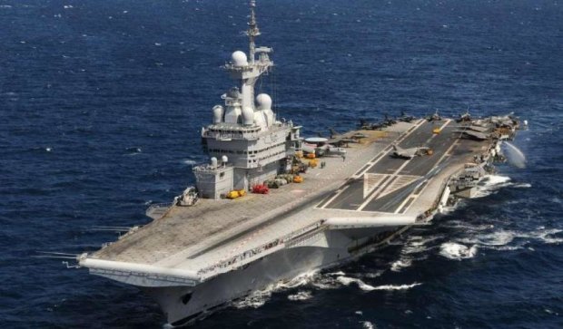 Франция отправила авианосец для борьбы с ИГИЛ