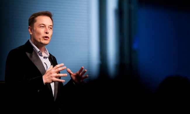Маск анонсував першу вантажівку Tesla