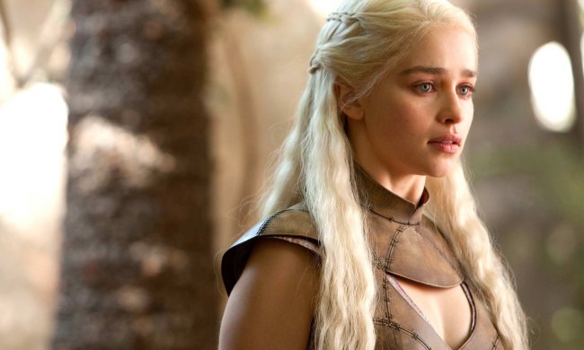 Мати драконів вперше посвітила грудьми на червоній доріжці