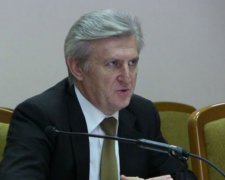 Терористи затримали  міністра освіти за крадіжку гуманітарки