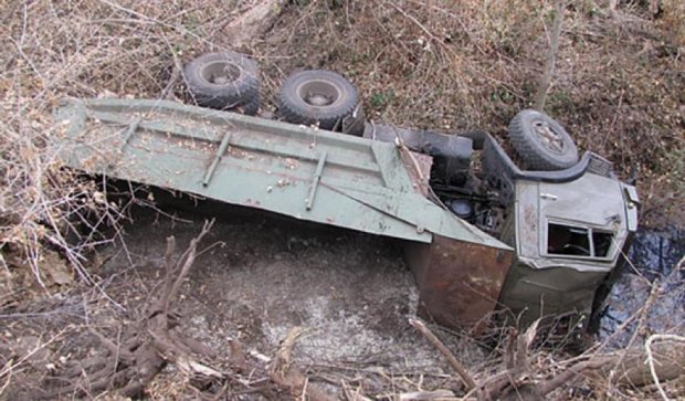 Криваве ДТП на Полтавщині: перекинулась вантажівка (фото)