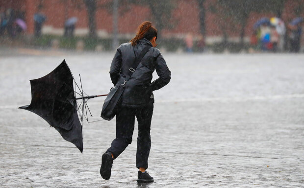 Погода на конец недели: синоптики прогнозируют дождевой захват Украины