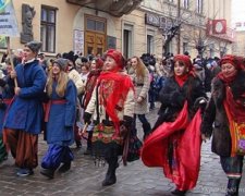 Посіпаки та балерини показали сучасну Маланку (фото)