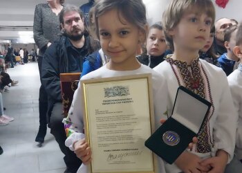 Дівчинка отримала медаль від Залужного, фото Івано-Франківський ЦКСП