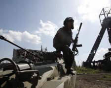 Головне за ніч: страшна пожежа і техніка США на Донбасі