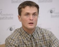 Горючего у армии хватит еще на три дня - Луценко