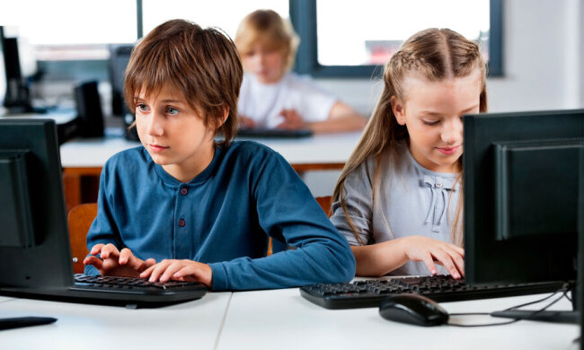 Інформатика у школі. Фото з відкритих джерел
