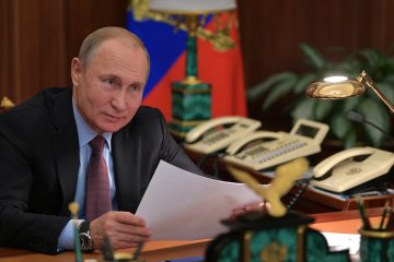 Путін поверне Крим, стоячи на колінах: Слава Україні!