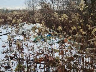 Під Львовом знайшли звалище з медичними відходами: Facebook поліція Львівської області