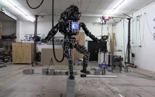 Робот-акробат підкорив мережу