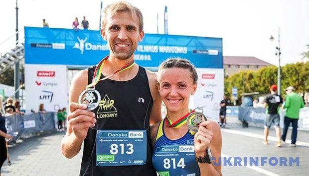 Супружеская пара из Украины победила на марафоне в Европе