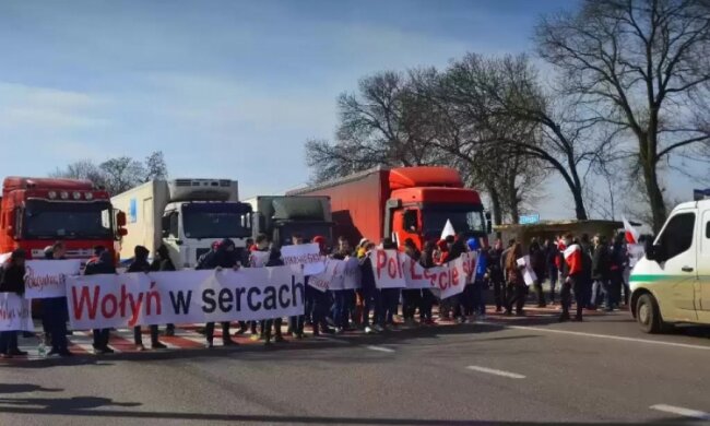 Суд заарештував львівських активістів, що перекривали міжнародну трасу