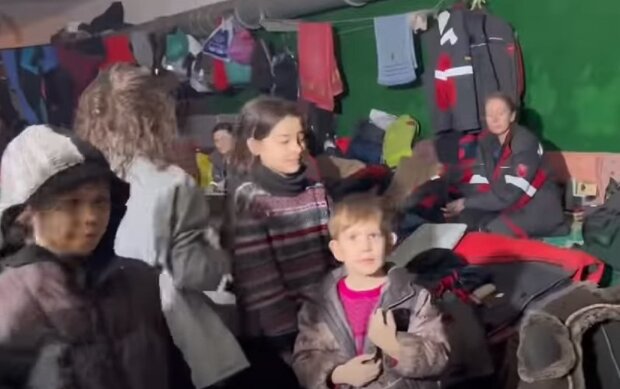 Дети в подвалах Мариуполя. Фото: YouTube