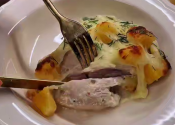 Курячі стегна з ананасом, кадр з відео