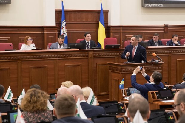 Команда Кличко - "под прицелом" полиции и судей: дело касается нехватки 300 миллионов в бюджете города