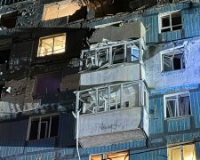 Наслідки удару БпЛА по багатоповерхівці у Дніпрі