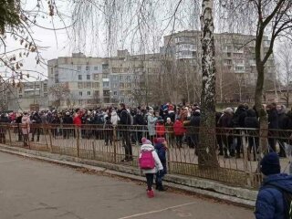 Школяр розпилив газовий балончик посеред уроку, фото: Facebook поліція Львівської області