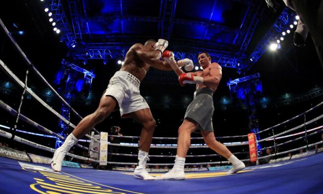 Кличко - Джошуа: пятый раунд боя признан лучшим в 2017 году