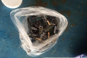 Українець перевозив через кордон деталі радіосистеми військового літака