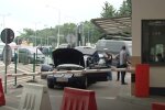 Автомобілі на кордоні. Фото: Youtube