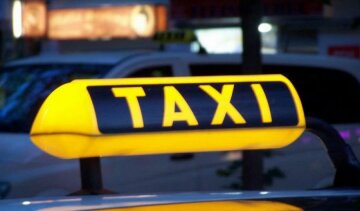 У столиці невідомі зі зброєю викрали таксиста