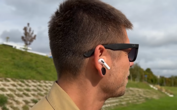 Использование наушников. Фото: скрин youtube