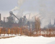 Заводи Ахметова зупиняться через блокаду