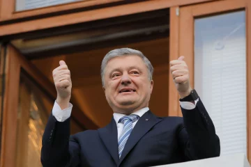 Порошенко задекларировал еще 15 млн грн дохода