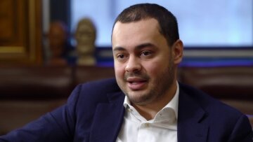 Сеяр Куршутов: досье, биография и меценанство