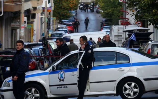 Взрыв в Афинах: неизвестные заминировали банк
