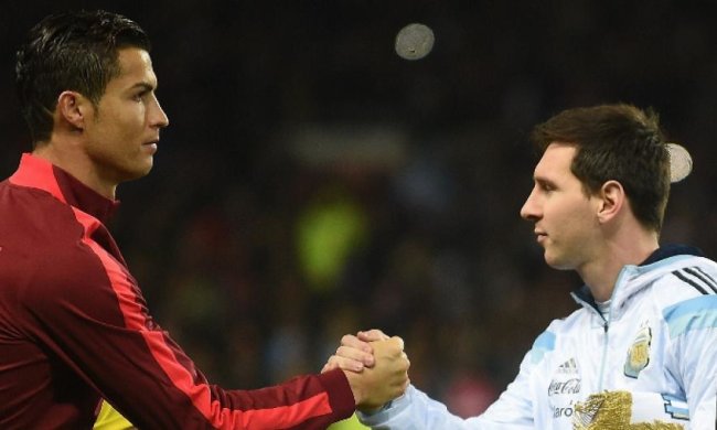 "Золотий м'яч" отримає Мессі - Роналду