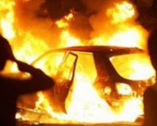 Ночной поджог: в Ужгороде сгорел словацкий Mercedes (ФОТО)
