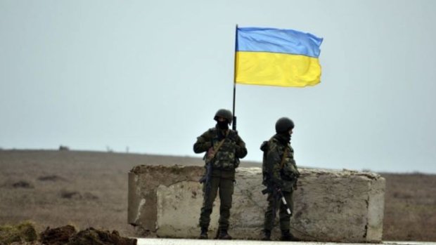 Днепровские медики борются за жизнь героя: привезли полуживого из Донбасса, молится вся Украина