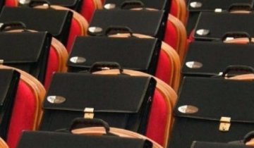 Закон про держслужбу суперечить нормам міжнародного права