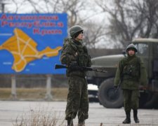 Хочеш жити - служи: як окупанти знущаються з кримчан