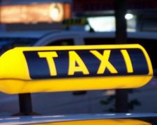 В столице неизвестные с оружием похитили таксиста