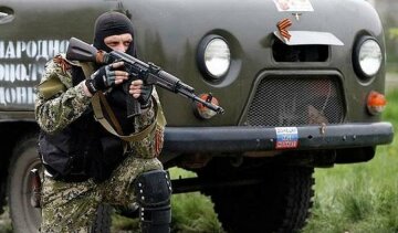 Захарченко приставив охорону до таємничого вантажу із Росії