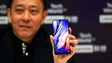 Lenovo Z5s: названо дату виходу першого в світі "дірявого" смартфона