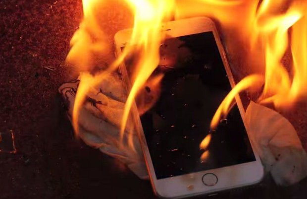 iPhone X чуть не сжег владелицу заживо: фото