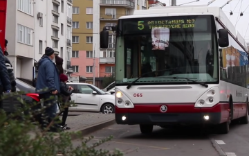 Громадський транспорт. Фото: скрін youtube