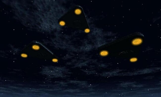 НЛО незвичайної форми вдалося зняти на камеру: відео