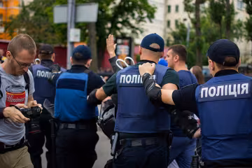 Під Києвом безслідно зникла 12-річна дівчинка: шукають всім світом, українців благають про допомогу