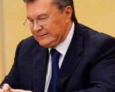 Суд запропонував Януковичу навчитися читати швидше