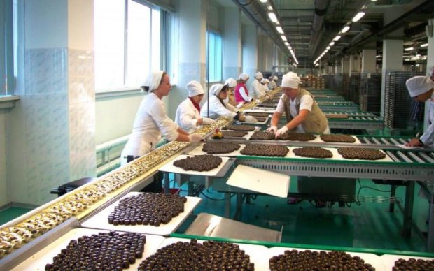 Вызывают рак: что "прячут" в конфетах украинские производители
